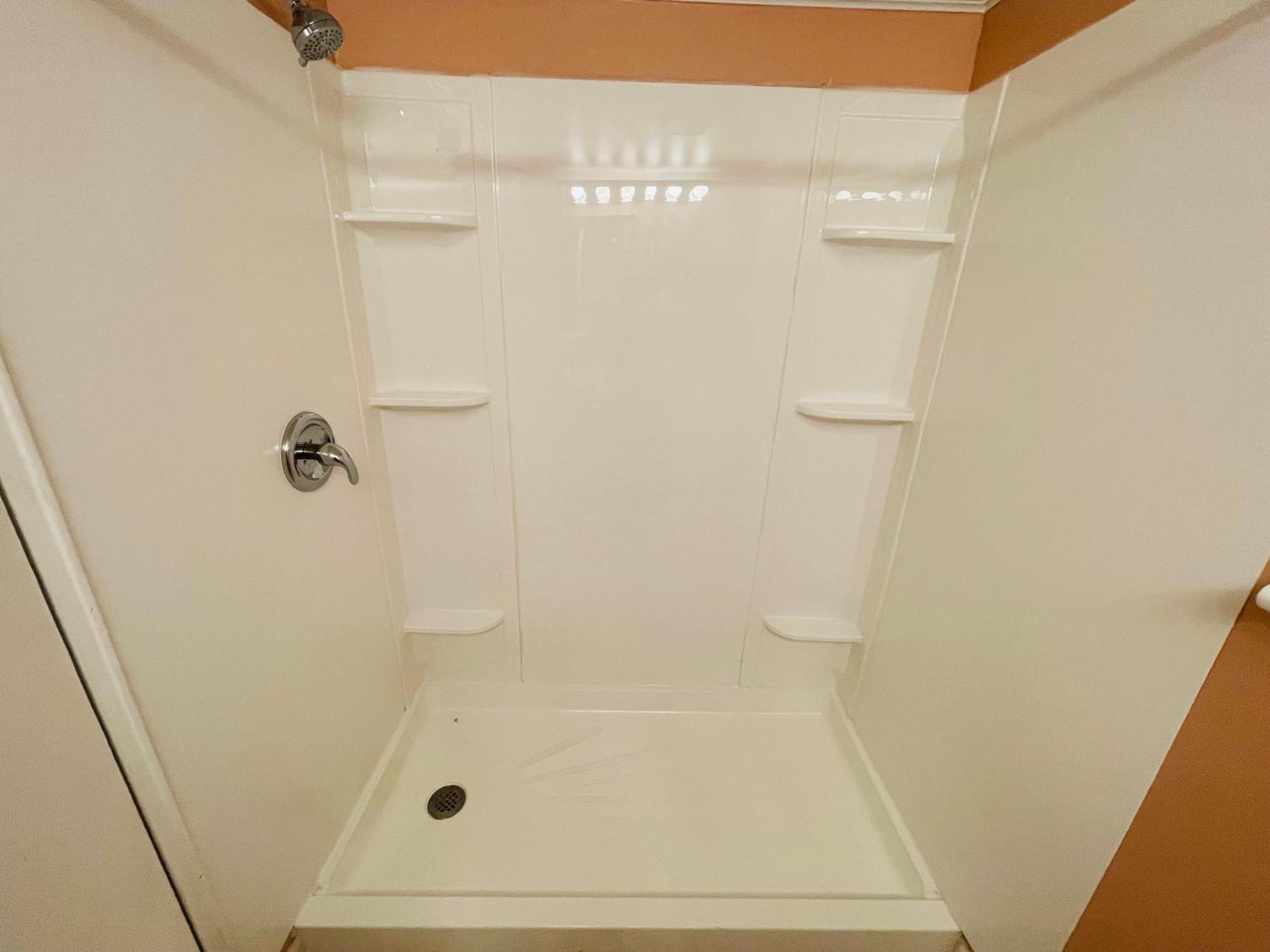 New 2br 2b Elkins Park, 1 Month Min - Parking