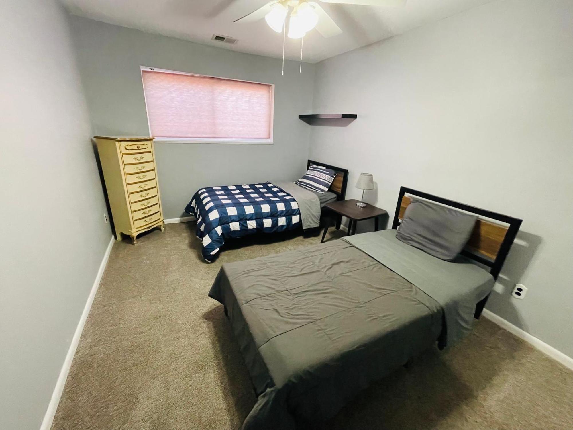 New 2br 2b Elkins Park, 1 Month Min - Parking Apartment *